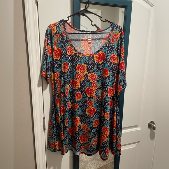 LulaRoe XL Perfect Tee - Picture 1 of 1